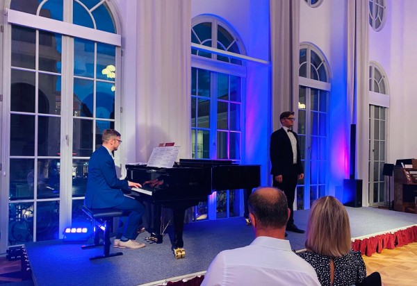 Beitragsbild zu SommerMusikAbend 2020 im Dresdner Piano Salon an der Frauenkirche